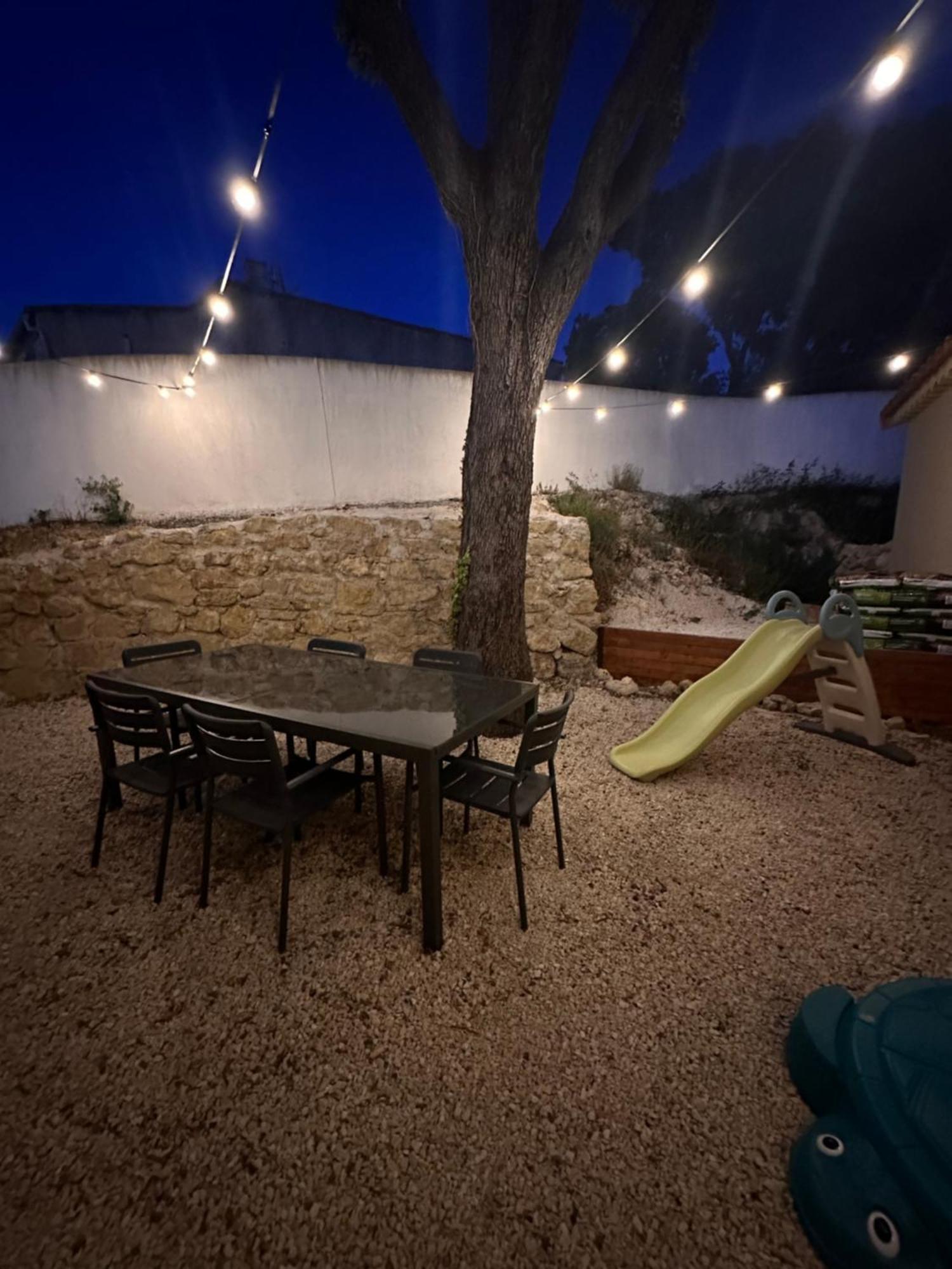 Maison T3 Dans Un Village Calme Saint-Mitre-les-Remparts Exterior photo